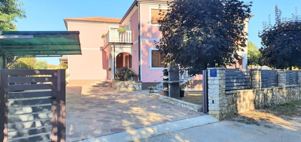 Apartmani Radmila Nova Vas  المظهر الخارجي الصورة