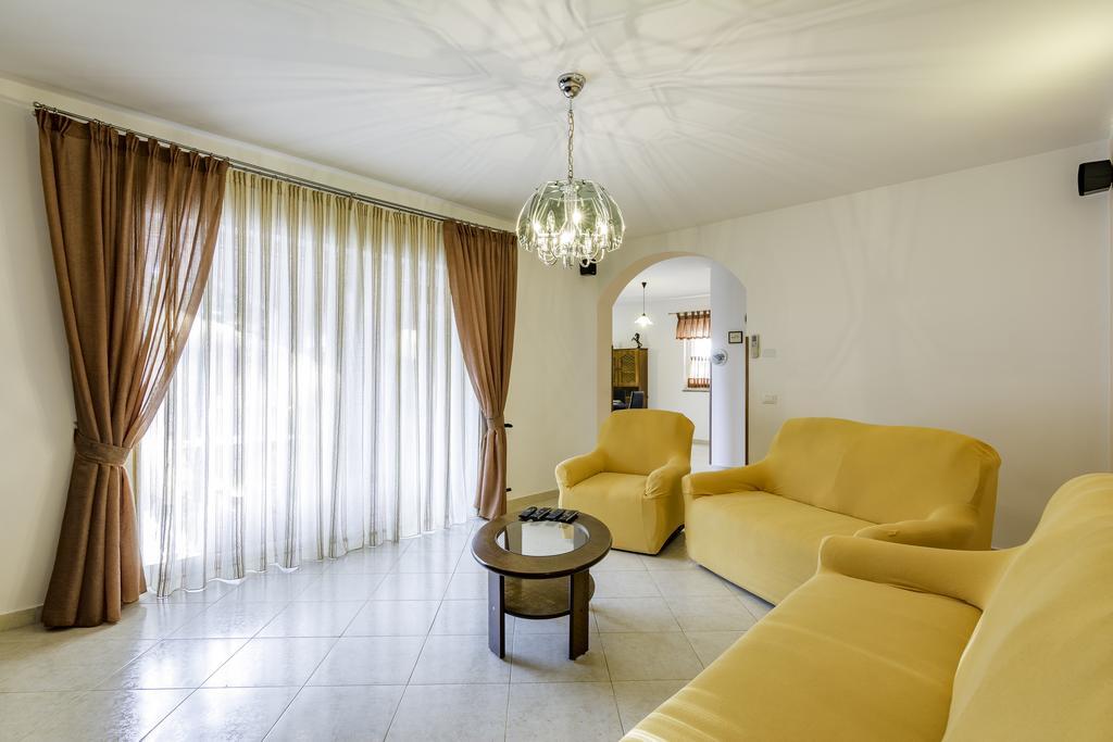 Apartmani Radmila Nova Vas  المظهر الخارجي الصورة